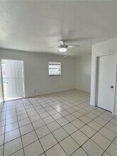 124 SE 4th St in Hallandale Beach, FL - Building Photo - Building Photo