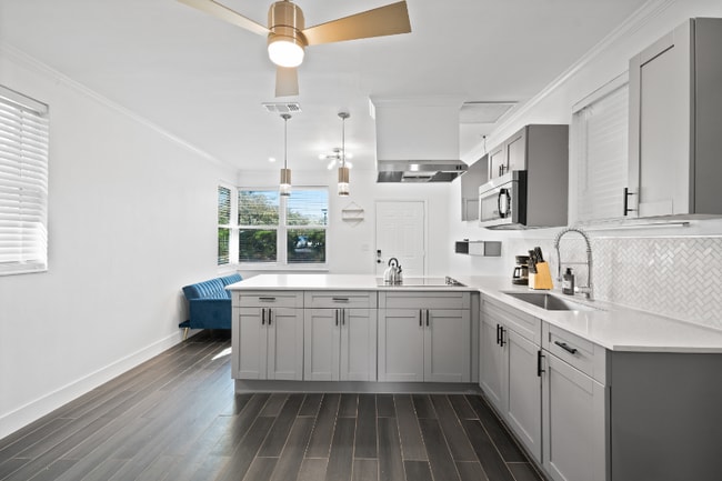 property at 2608 W Swann Ave