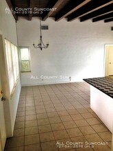 2211 Edythe Dr in Dunedin, FL - Building Photo - Building Photo