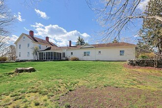 9 W Main St, Unit 1 in Taunton, MA - Building Photo - Building Photo