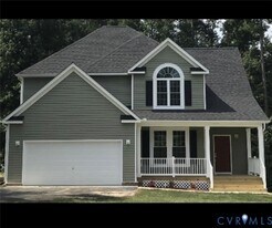 1601 Southcreek Dr in Colonial Heights, VA - Building Photo