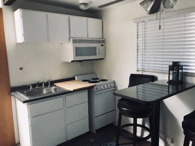 487 Lado De Loma Dr in Vista, CA - Foto de edificio - Building Photo