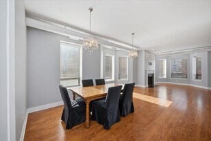501 N Wells St, Unit 02Wa in Chicago, IL - Building Photo