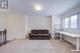 4255 Major Mackenzie Dr E in Markham, ON - Building Photo - Building Photo