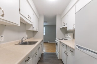 Westwood Drive Apartments in Kitchener, ON - Building Photo