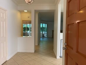 19351 Sunray Ln in Huntington Beach, CA - Building Photo - Building Photo