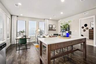 Basecamp in Golden, CO - Foto de edificio - Building Photo