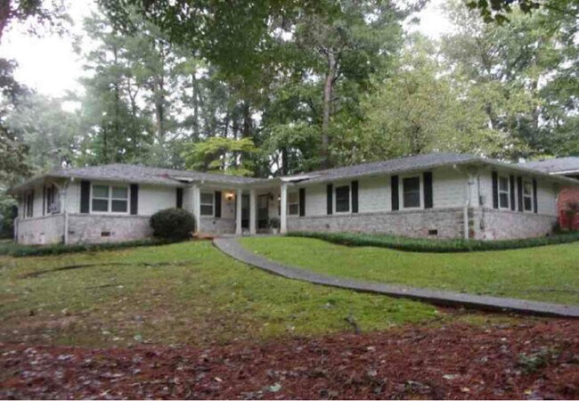 property at 2758 Amelia Ave