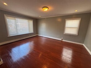 249-16 Elkmont Ave in Queens, NY - Building Photo - Building Photo