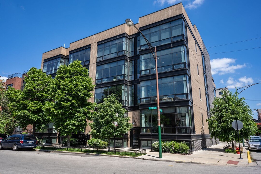 838 W Erie St in Chicago, IL - Foto de edificio