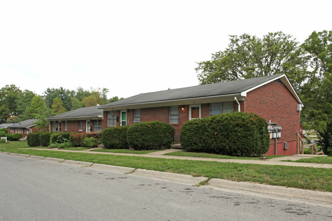 601-609 Main St in Charlestown, IN - Building Photo