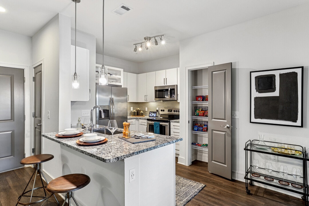 Avalon Frisco North in Frisco, TX - Building Photo
