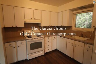 15205 SW 119th Ave in Portland, OR - Building Photo - Building Photo