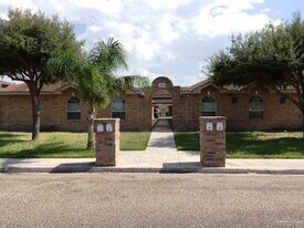 12 Zelma St in Edinburg, TX - Building Photo