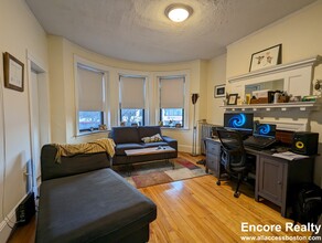 22 Brighton Ave, Unit 21-3 in Boston, MA - Building Photo - Building Photo
