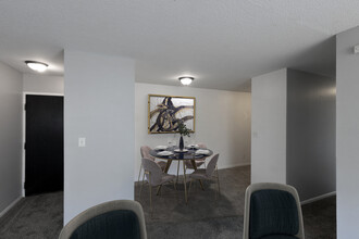 Timber Ridge Apartments in Moline, IL - Building Photo - Building Photo