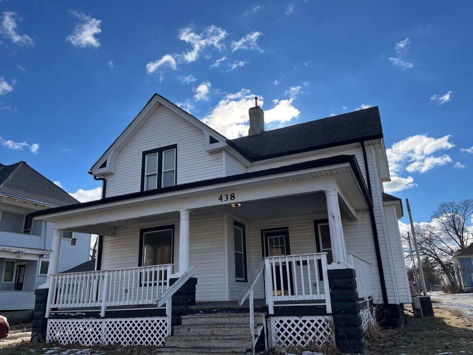 438 Locust St in Waterloo, IA - Building Photo