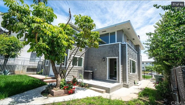 835 N Raymond Ave in Pasadena, CA - Building Photo - Building Photo