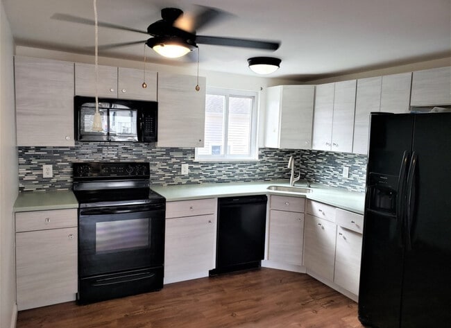 property at 7 Royal Dane Dr