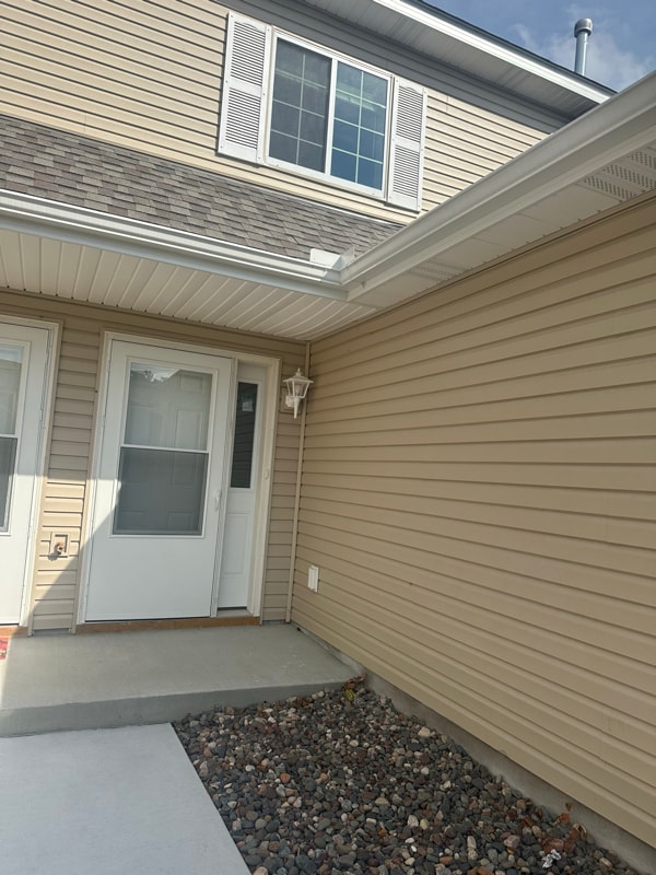 8511 Cardiff Ln