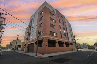 276 Reock St in Orange, NJ - Building Photo - Building Photo