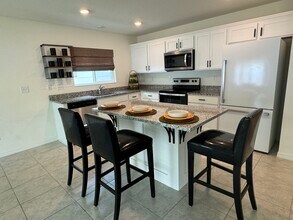 7319 34th Ct E in Sarasota, FL - Building Photo - Building Photo