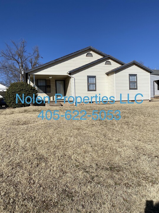 211 W Marshall Dr in Midwest City, OK - Building Photo