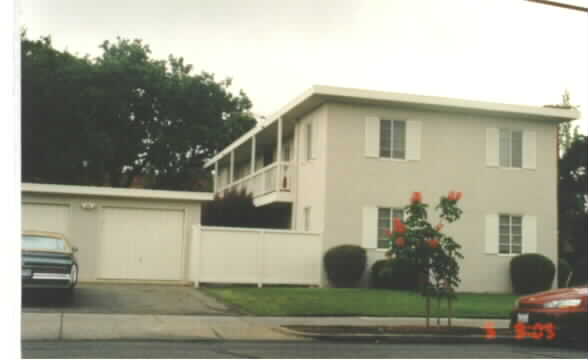 2160 Yale St in Palo Alto, CA - Building Photo - Building Photo