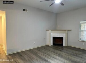 8349 Regal Bend Dr in Olive Branch, MS - Foto de edificio - Building Photo