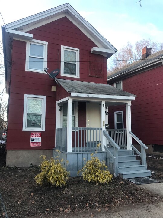 672 Orchard St in New Haven, CT - Building Photo