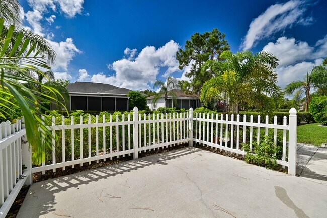 10740 Bahia Terrado Cir in Estero, FL - Building Photo - Building Photo