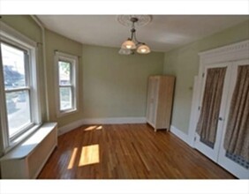 369 Savin Hill Ave, Unit 1 in Boston, MA - Building Photo - Building Photo