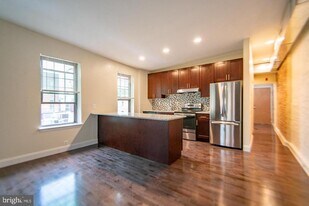 527 S 21st St in Philadelphia, PA - Building Photo