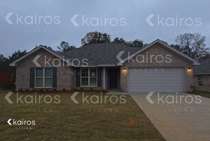251 Magnolia Dr in Prattville, AL - Building Photo