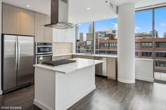 640 N Wells St in Chicago, IL - Building Photo - Building Photo