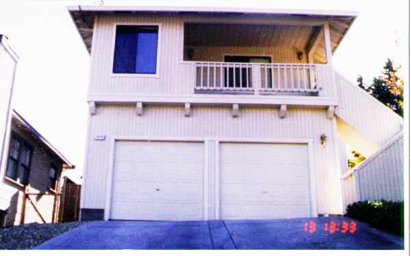 2470 Bella Vista Ave in Martinez, CA - Building Photo - Building Photo