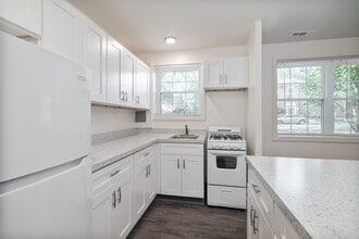 Broadview Gardens Apartments in Cleveland, OH - Foto de edificio - Interior Photo