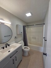 38 Brown St, Unit 2 in New Britain, CT - Building Photo - Building Photo