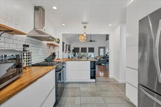 13450 Moscow Trail in Austin, TX - Foto de edificio - Building Photo