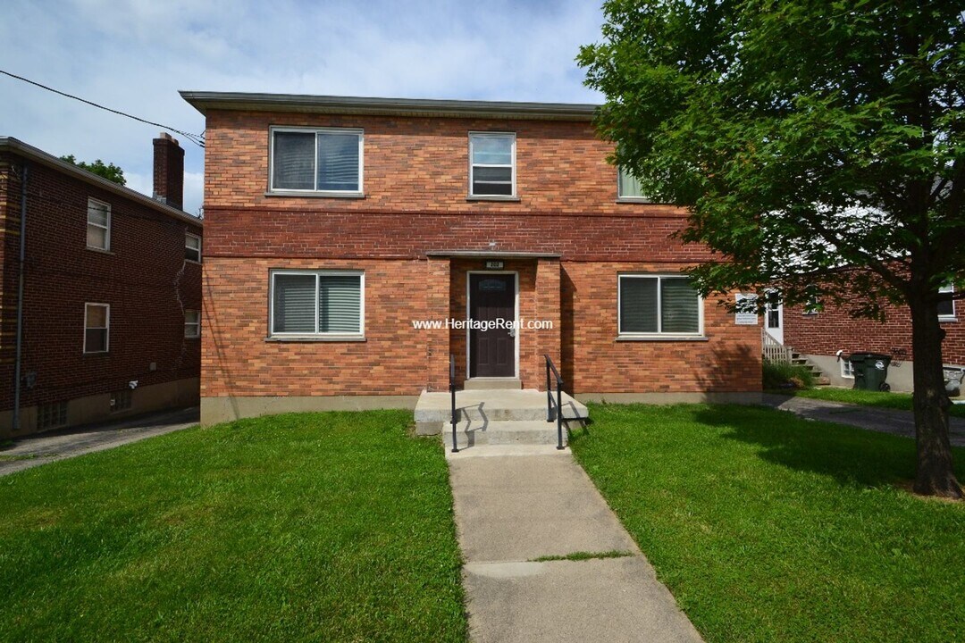 202 Clark Rd in Cincinnati, OH - Building Photo