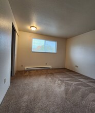 380 SW Tunison Ave, Unit 2 in Corvallis, OR - Foto de edificio - Building Photo