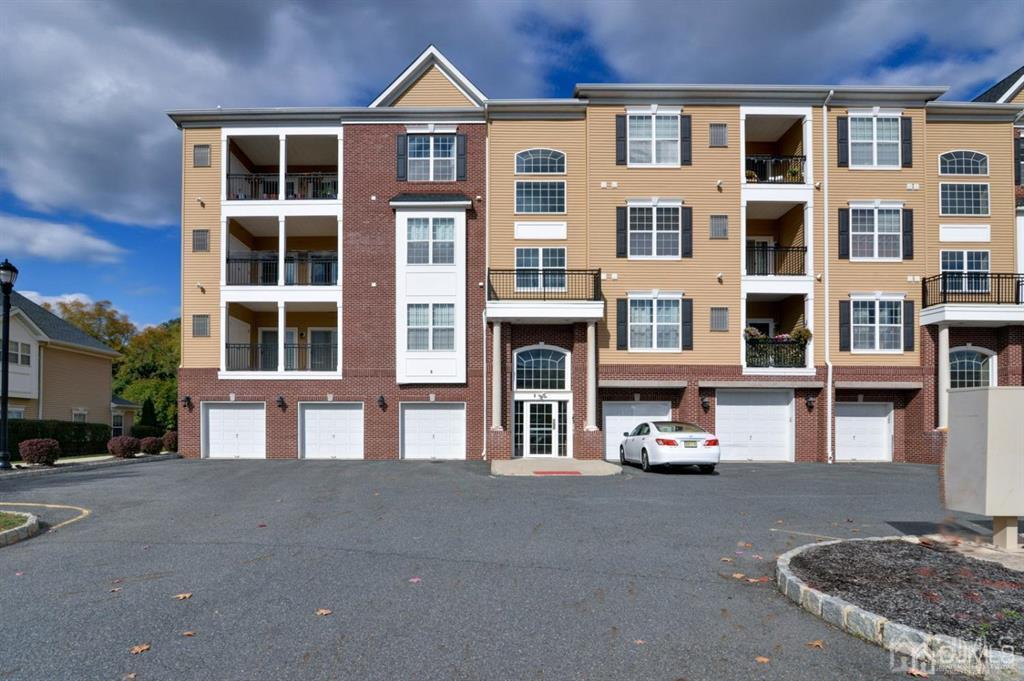 843 Liberty Ct in Piscataway, NJ - Building Photo