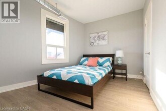 1000 King St E in Hamilton, ON - Building Photo - Building Photo