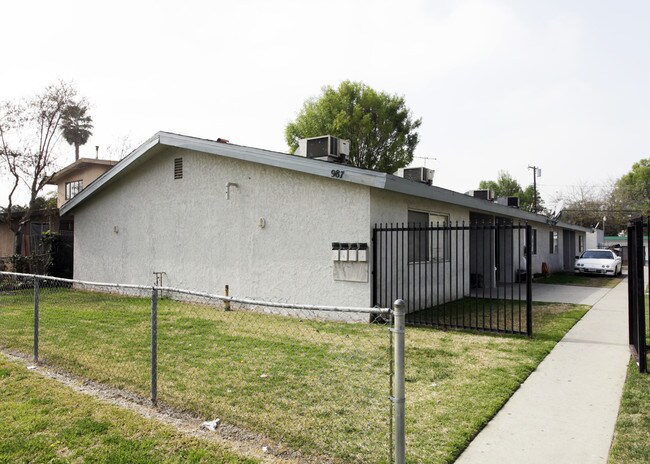 975-987 Waters Ave in Pomona, CA - Building Photo - Building Photo