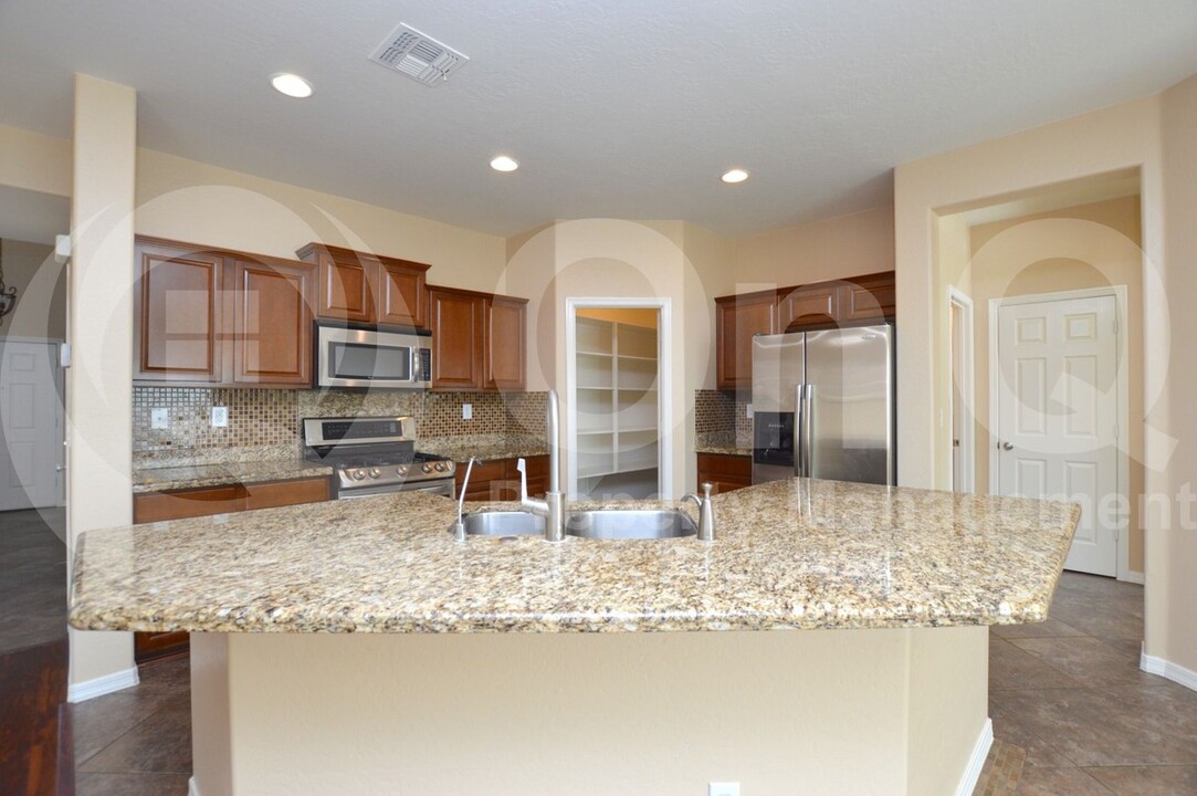 2531 W Desert Vista Trail in Phoenix, AZ - Building Photo