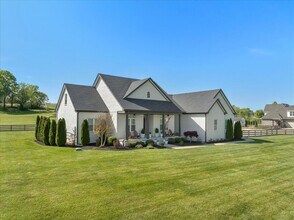 427 Carters Creek Pike in Columbia, TN - Building Photo - Building Photo