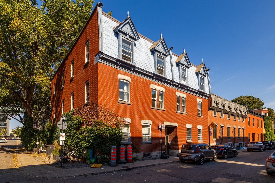 1243 Dorion Rue in Montréal, QC - Building Photo