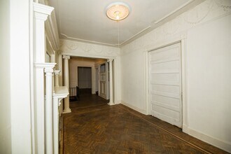 2914 N Calvert St-Unit -2914 in Baltimore, MD - Building Photo - Building Photo