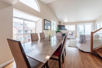 1107 Loma Dr, Unit Unit A in Hermosa Beach, CA - Foto de edificio - Building Photo