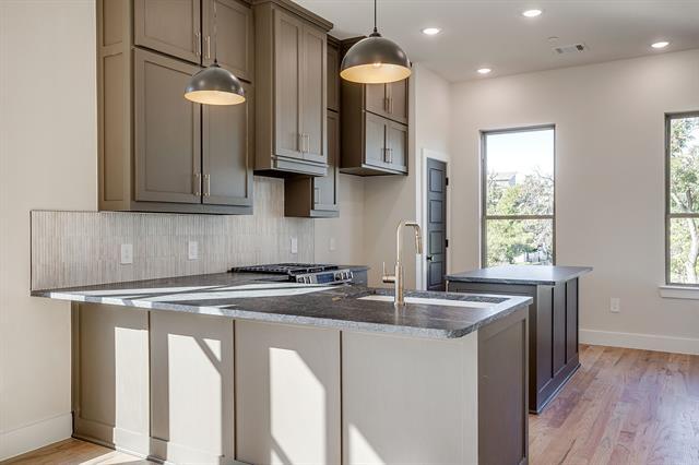 2824 Weisenberger St in Fort Worth, TX - Building Photo